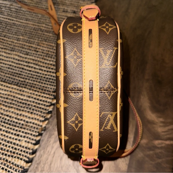 Authentic Louis Vuitton Boite Chapeau Souple MM Monogram Canvas LV Crossbody Bag - Picture 4 of 9